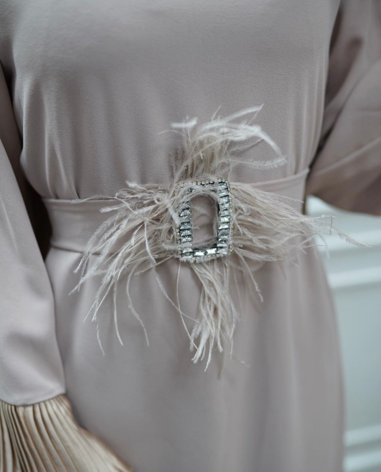 Kleid mit abnehmbarem Strassgürtel