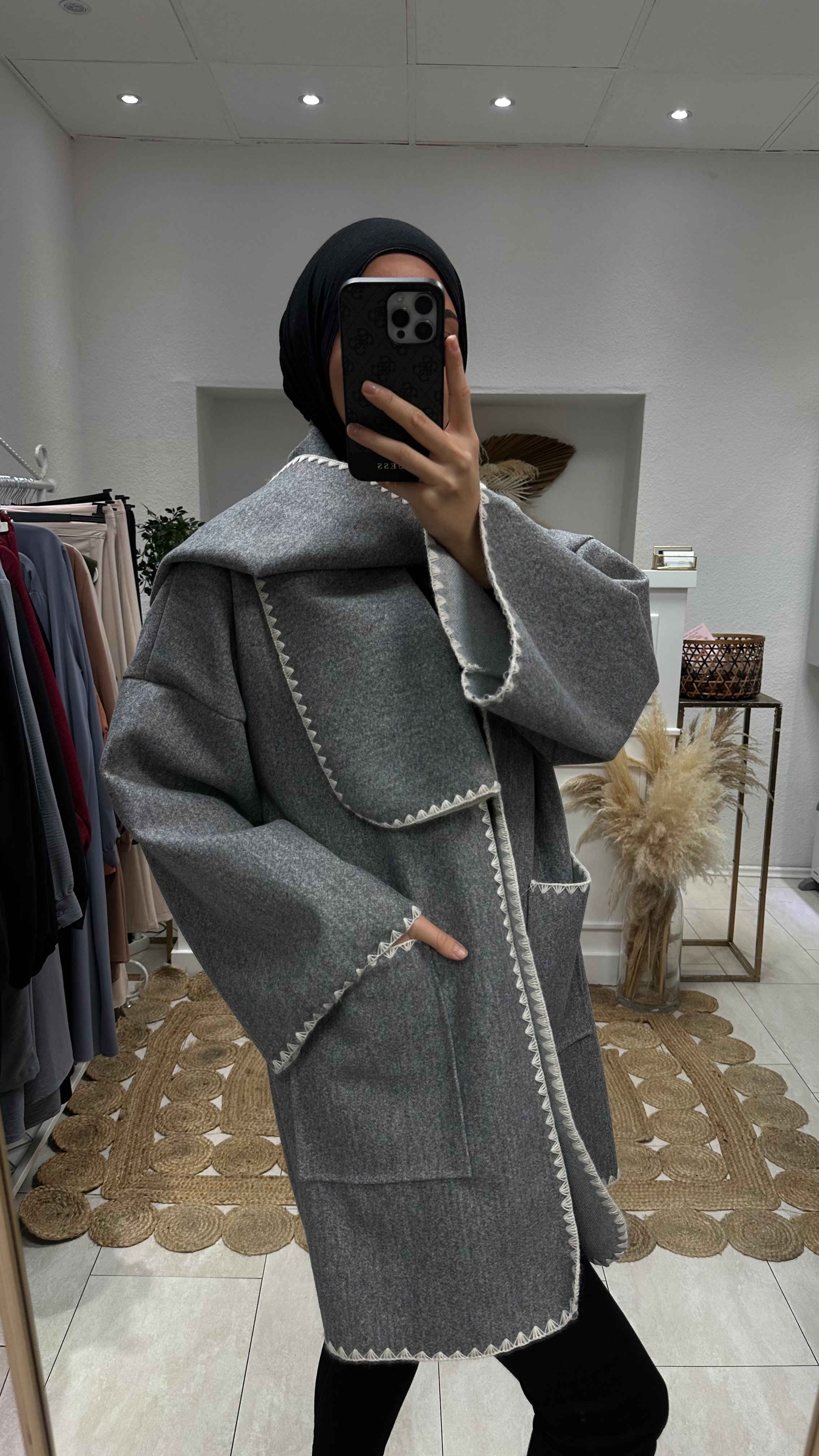 Jacke mit Schal in Grau