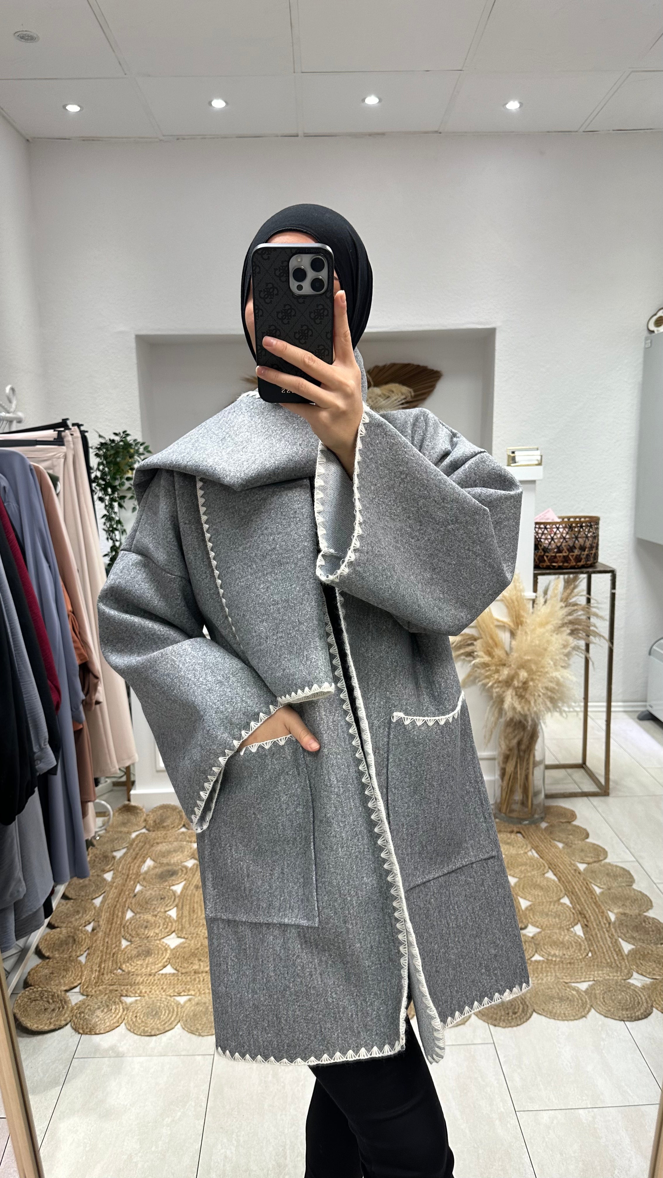 Jacke mit Schal in Grau